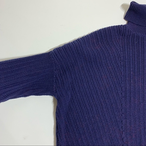 Lord and Taylor L boxy turtleneck sweater - Picture 2 of 6